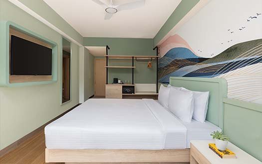 Ginger Luxe Queen Room